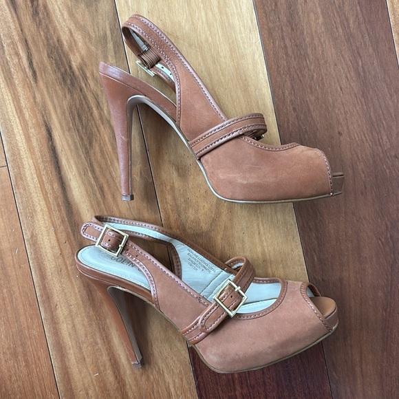 Colin Stuart heels - Picture 9 of 12